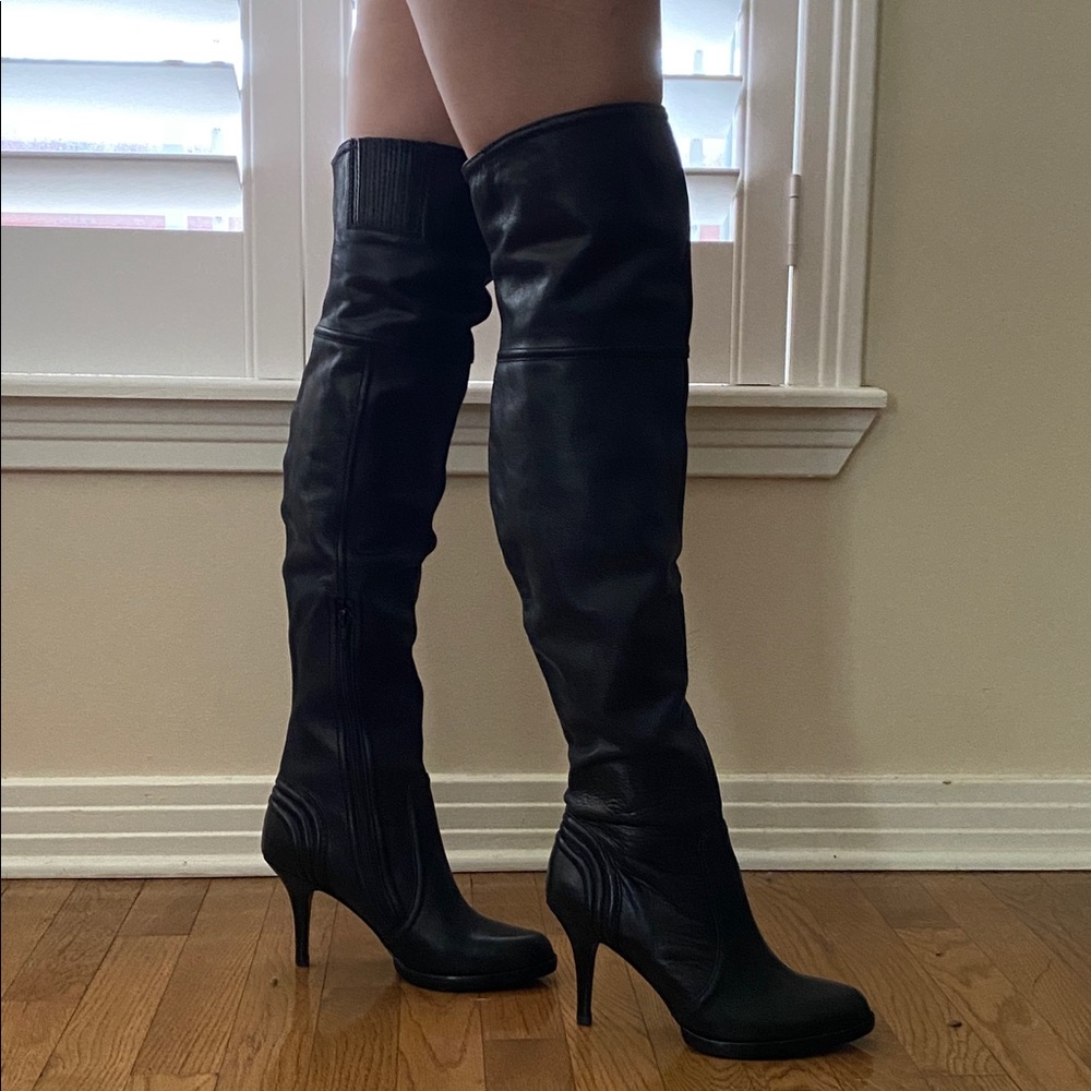 Juicy Couture Black Leather Heel-Boot